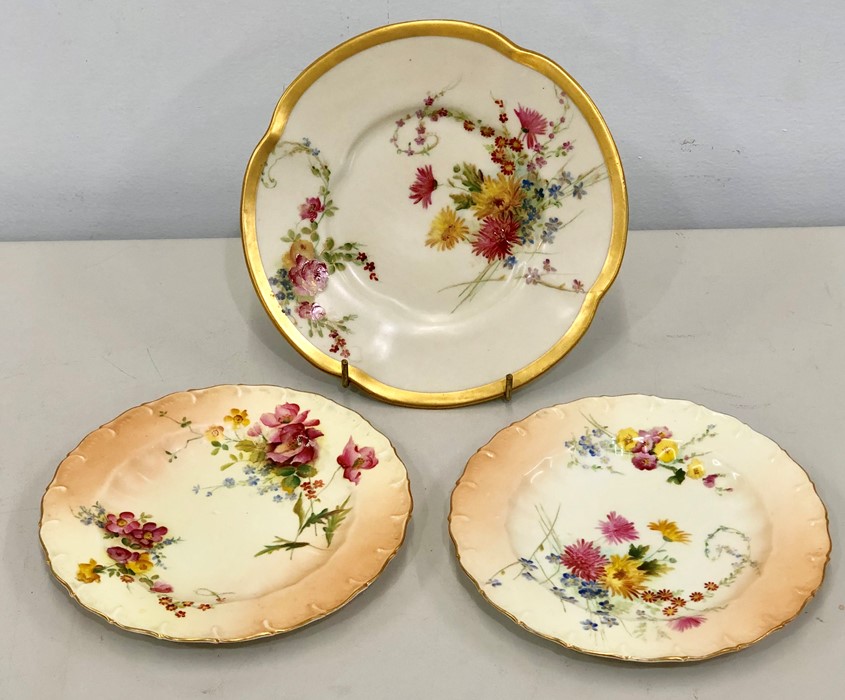 3 antique royal worcester plates 2 measure approx 17cm dia the other 19cm dia all in good condition