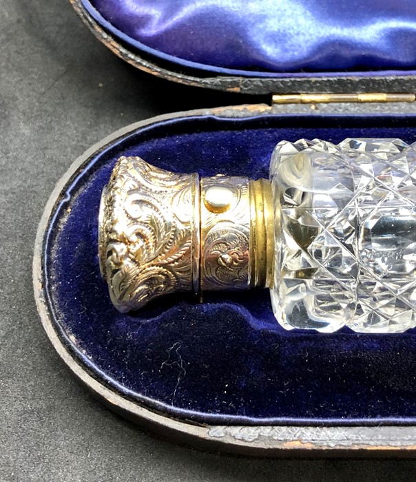 Fine Victorian silver double ended scent bottle in original box all in great original condition bott - Image 3 of 6