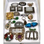 Box of antique and vintage costume jewellery etc