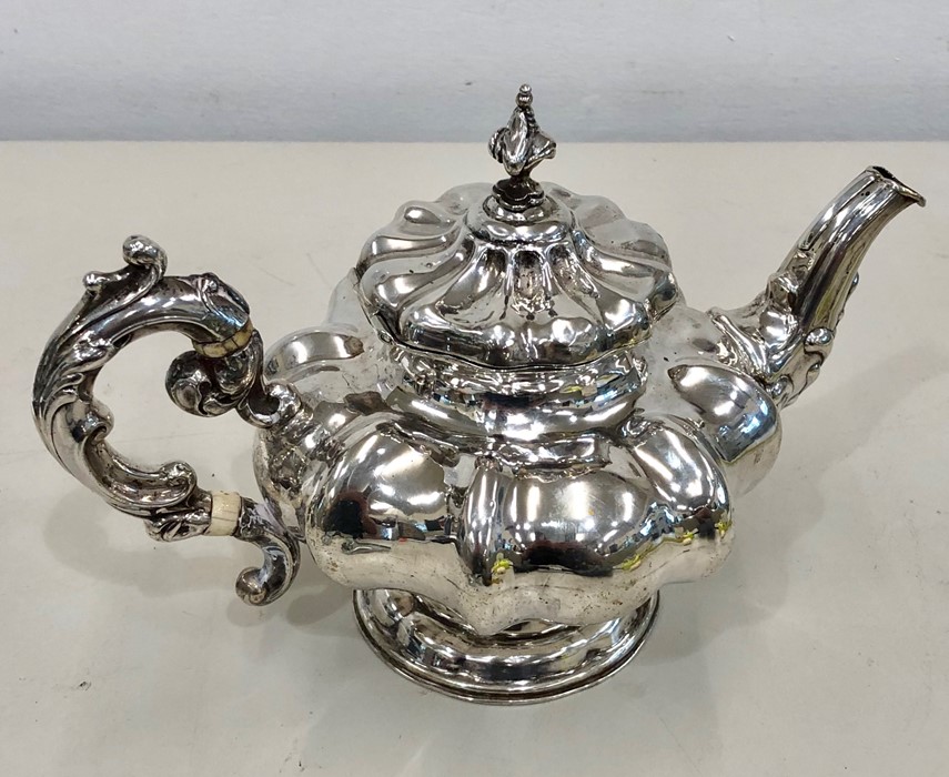 Fine antique continental silver teapot weight 437g - Image 3 of 8