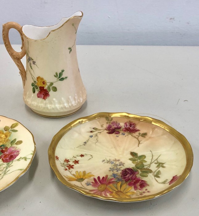 3 Worcester china items ,milk jug and 2 dishes - Image 3 of 4