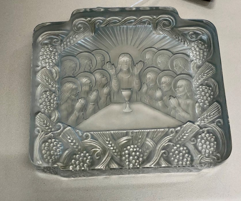 Lalique crystal clear glass paperweight the last supper measures approx 12cm by 13.5cm in good condi