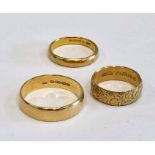 3 gold wedding rings 1 hallmarked 22ct weight 4.1g and 2 hallmarked 18ct weight 9.5g