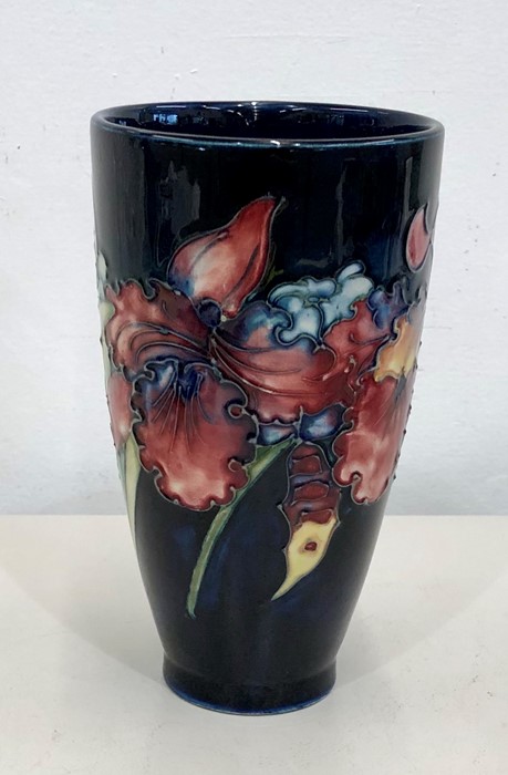 Early Moorcroft vase measures approx 17.5cm tall signed on base
