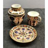 3 pieces of royal crown derby 1128 pattern includes vase dish and mug
