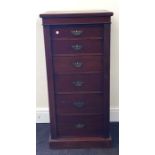 Antique mahogany wellington chest, with 6 graduated drawers