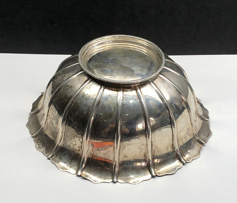arge silver fruit bowl measures approx 24.5cm dia height 10cm london silver hallmarks weight 481g - Image 4 of 5