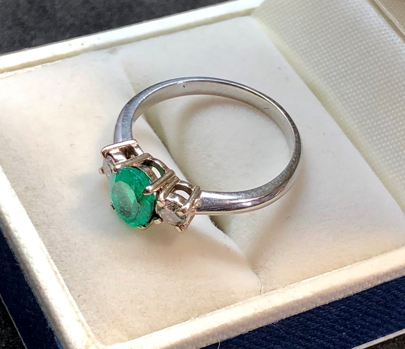 Platinum Emerald and Diamond ring hallmarked 950 set with central emerald measures approx 8mm by 6.5 - Image 5 of 6