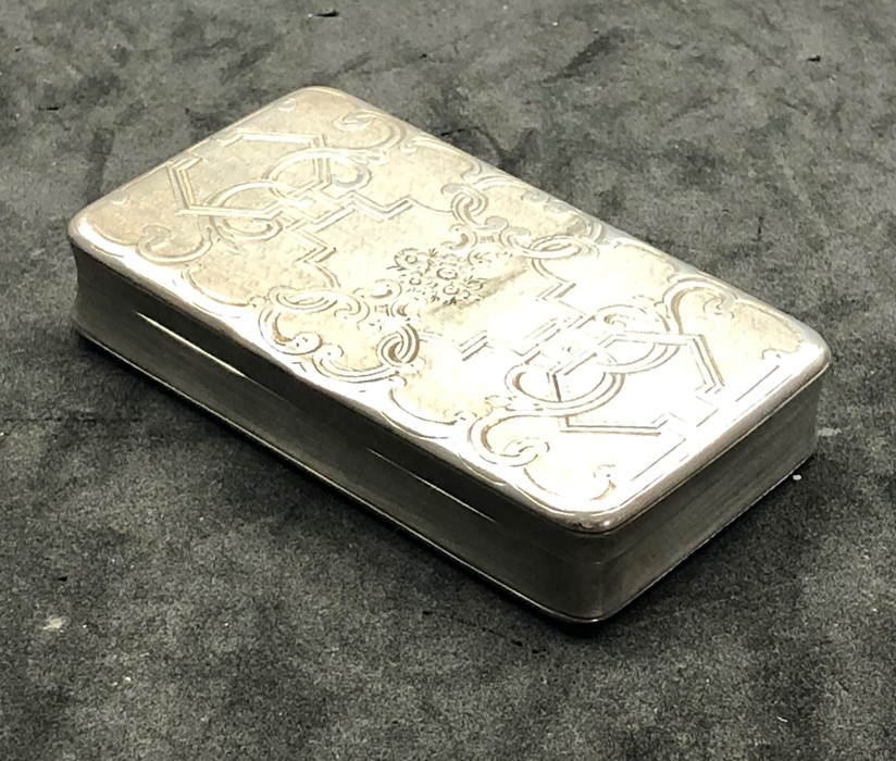 Antique 19 century French silver snuff box french silver hallmark measures approx 7.5cm by 4.5cm and - Image 4 of 6