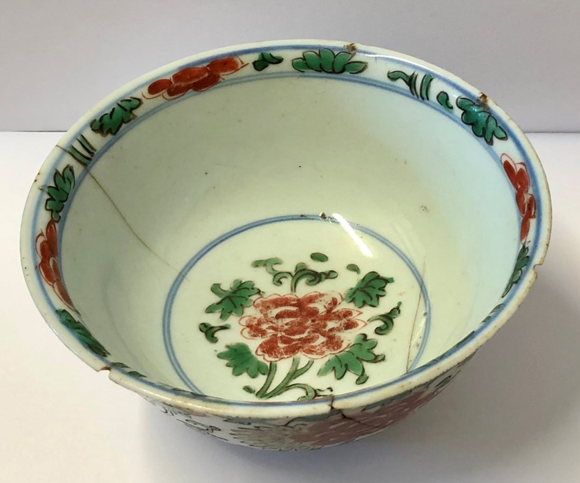 Kangxi period wucai chinese bowl with six character mark dimeter approx 14cm condition bowl has chip - Image 2 of 6