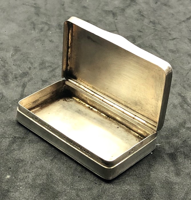 Antique 19 century French silver snuff box french silver hallmark measures approx 7.5cm by 4.5cm and - Image 3 of 6