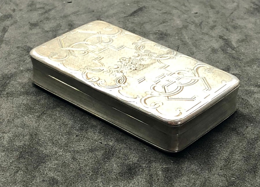 Antique 19 century French silver snuff box french silver hallmark measures approx 7.5cm by 4.5cm and