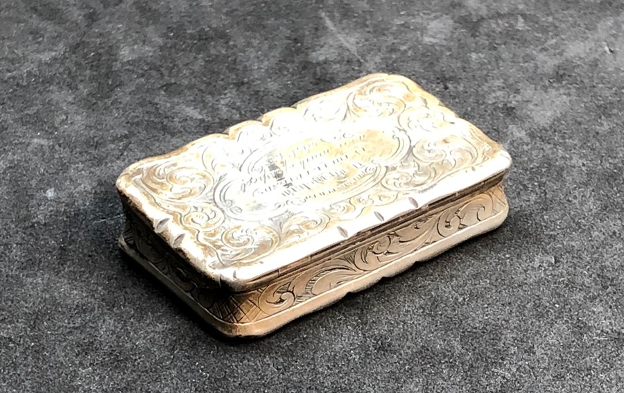 Antique 1858 victorian silver snuff box engraved on lid with Birmingham silver hallmarks measures ap - Image 4 of 7