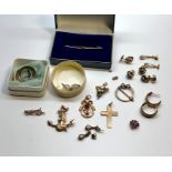 collection vintage and later gold jewellery some parts
