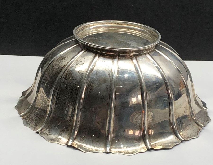 arge silver fruit bowl measures approx 24.5cm dia height 10cm london silver hallmarks weight 481g - Image 3 of 5