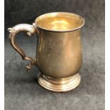 Large hallmarked silver tankard Sheffeild silver hallmarks measures approx 13 cm tall weight 302g