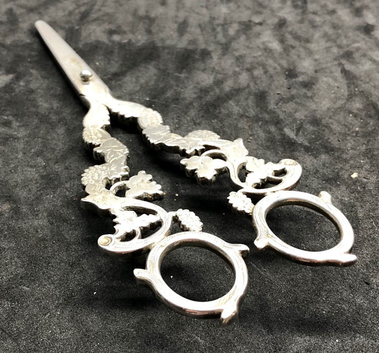 Fine large antique Dutch silver grape shears full dutch silver hallmarks measures approx 18cm long - Image 2 of 6