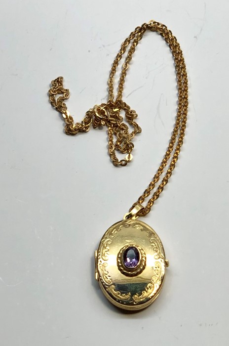 9ct gold locket and chain set with amethyst total weight 6.8g - Image 3 of 4