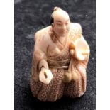Fine Signed Japanese Netsuke fig measures approx height 50mm
