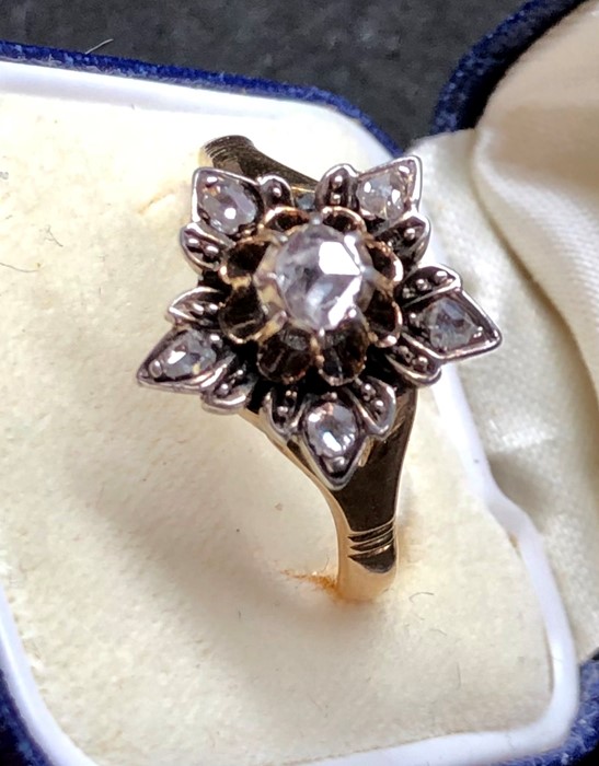 Antique rose diamond ring set with large central rose diamond that measures approx 5mm by 4mm with 4 - Image 3 of 4