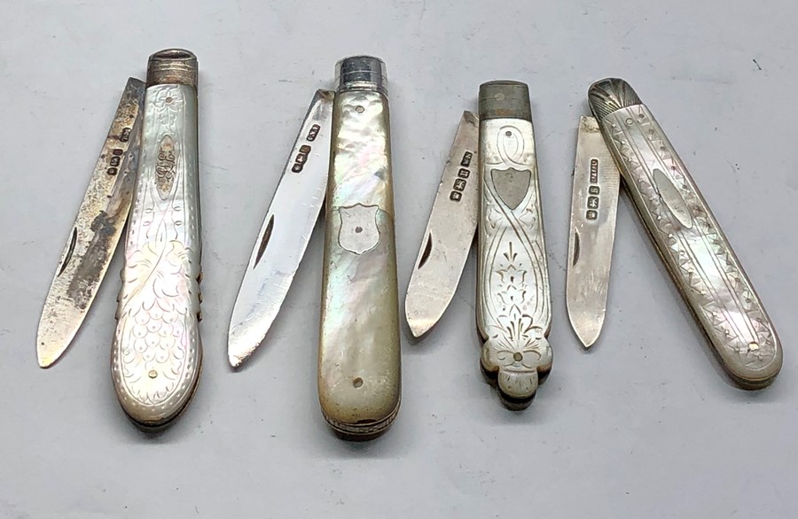 4 antique silver blades and mother of pearl handle fruit knives