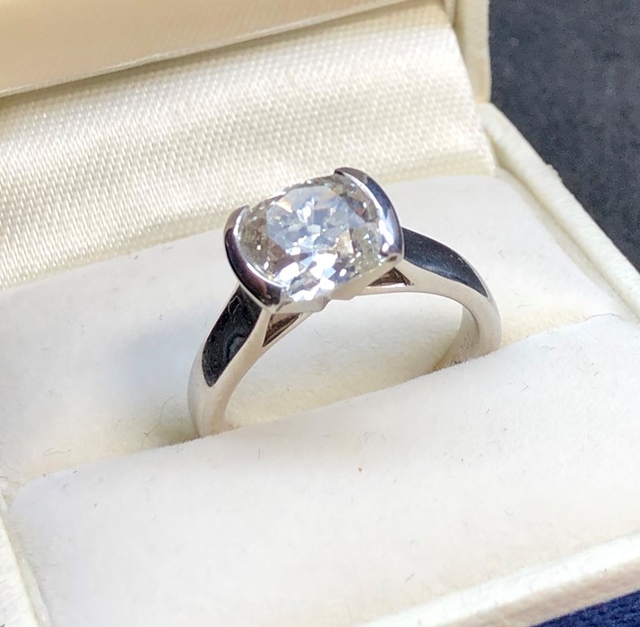 18ct white gold diamond solitaire ring set with large diamond 2.2ct in hallmarked 750 white gold