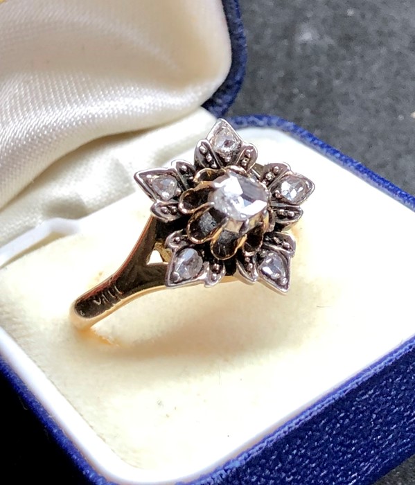 Antique rose diamond ring set with large central rose diamond that measures approx 5mm by 4mm with 4 - Image 2 of 4