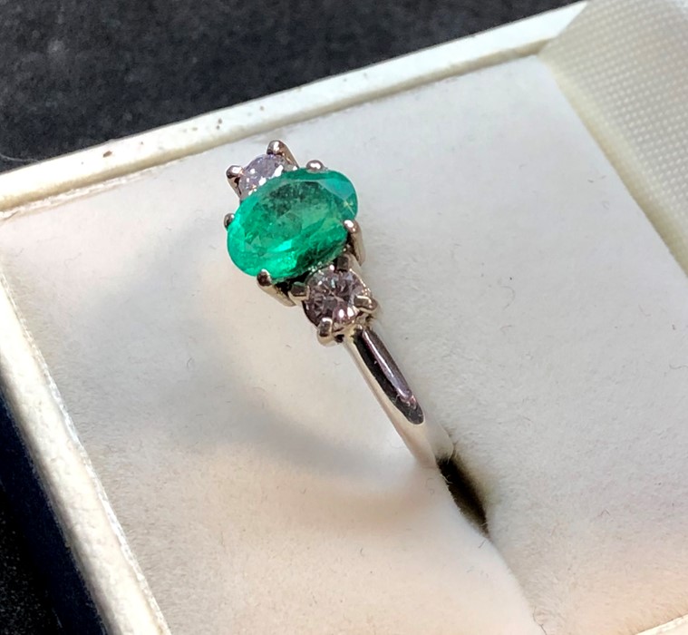 Platinum Emerald and Diamond ring hallmarked 950 set with central emerald measures approx 8mm by 6.5 - Image 4 of 6