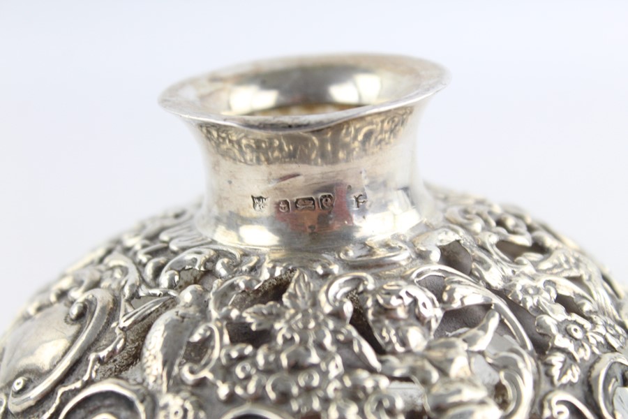 Antique 1904 Birmingham silver topped ladies perfume bottle (485g) with cut glass base, associated s - Image 8 of 8