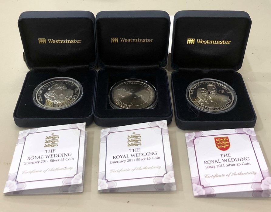 3 Boxed royal wedding silver proof 5 pound coins - Image 3 of 4