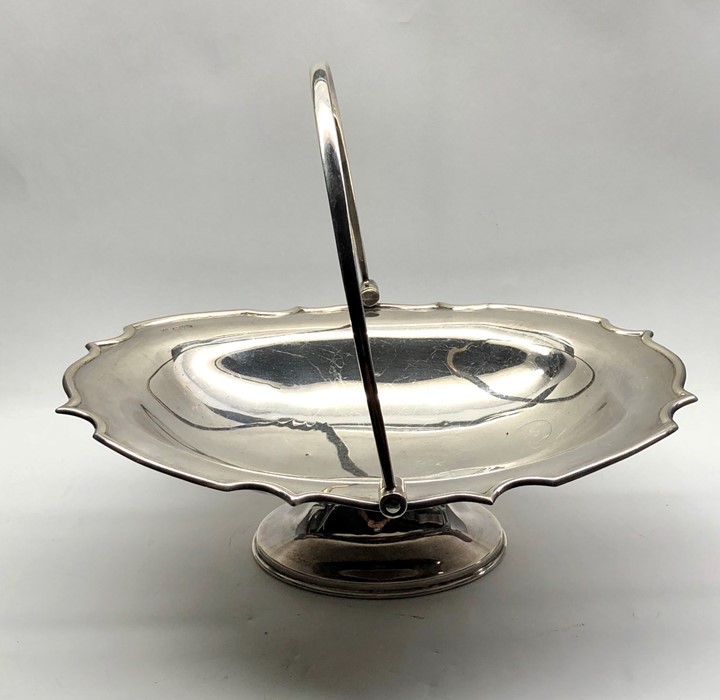 Antique silver fruit bowl / basket Chester silver hallmarks measures approx 30cm wide total weight - Image 2 of 5