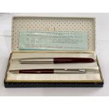 Chalk marked vintage Parker 51 Burgundy fountain pen with matching pencil boxed