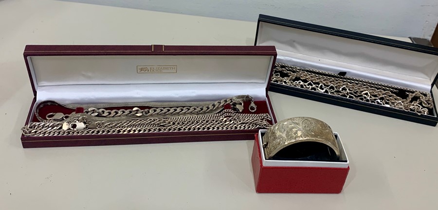 Selection of silver jewellery includes chains and bangle total weight