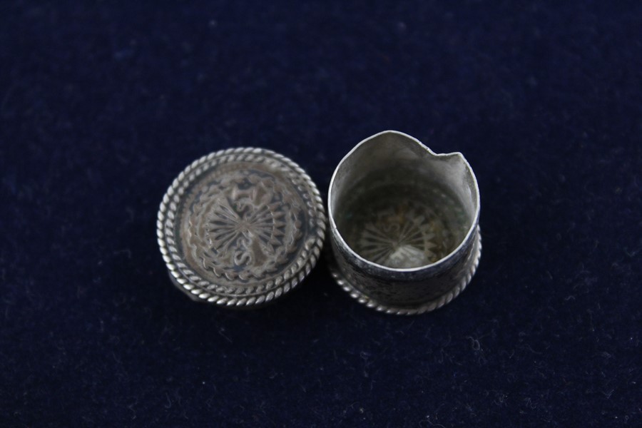 3 x Vintage 800 & 925 silver Pill Boxes Inc Guilloche Enamel 41g Items without visible stamps have b - Image 3 of 8