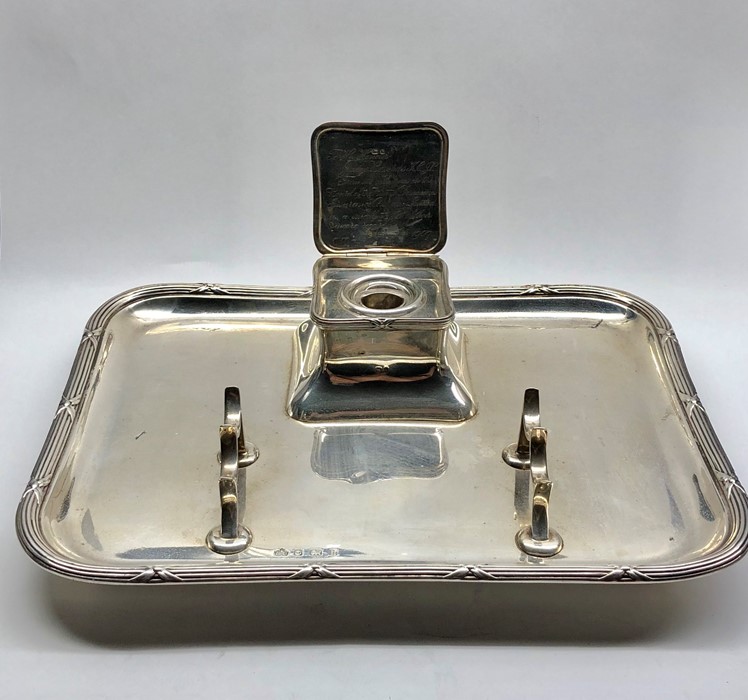 Large hallmarked crested Silver Desk Pen & Inkstand measures approx 33cm by 25cm weight 1204g - Image 2 of 6