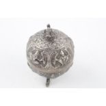 Vintage 925 silver lidded bowl with raised figures and bird finial (143g)