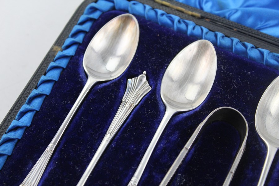 7 x Antique 1888 hallmarked 925 silver spoons and sugar nips cased (89g) hallmarked Sheffield 1888 M - Image 4 of 4