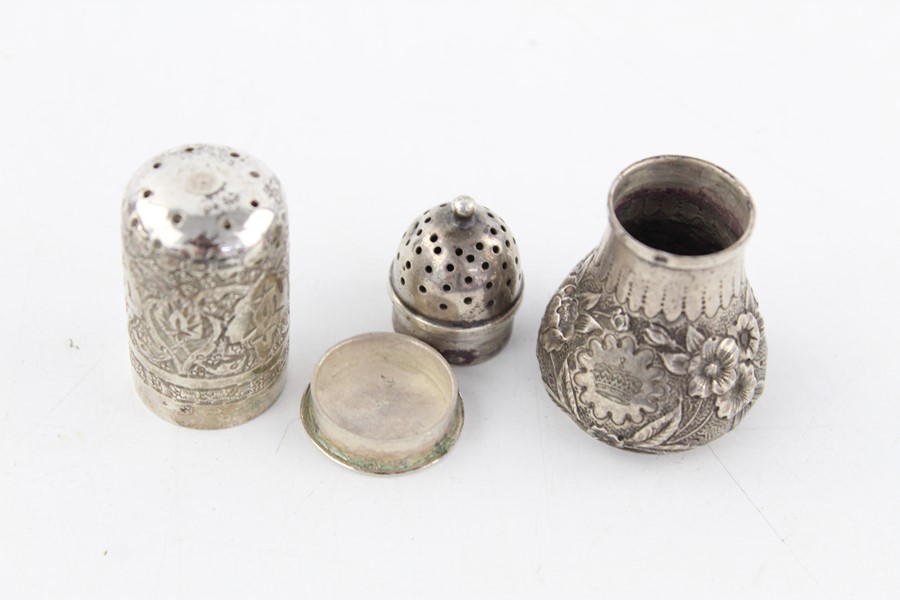 3 x Vintage 800 and 925 silver salt and pepper pots (73g) - Image 5 of 5