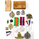 Collection of world war 2 military items to include wound badge, silver arp, medals and badges