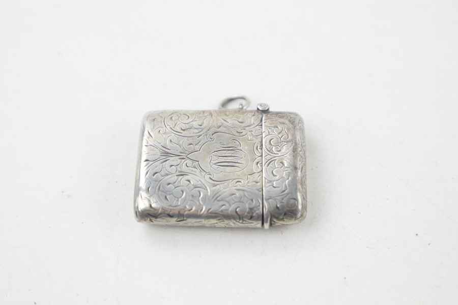 Antique 1900 hallmarked London silver vesta case Dimensions - 4.5cm x 5cm signs of age & use - Image 2 of 4