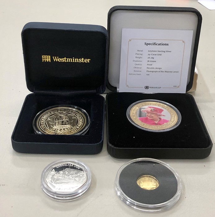 2 boxed silver proof collectors coins, with a small gold 1 crown coin and silver 50 pence - Image 3 of 3