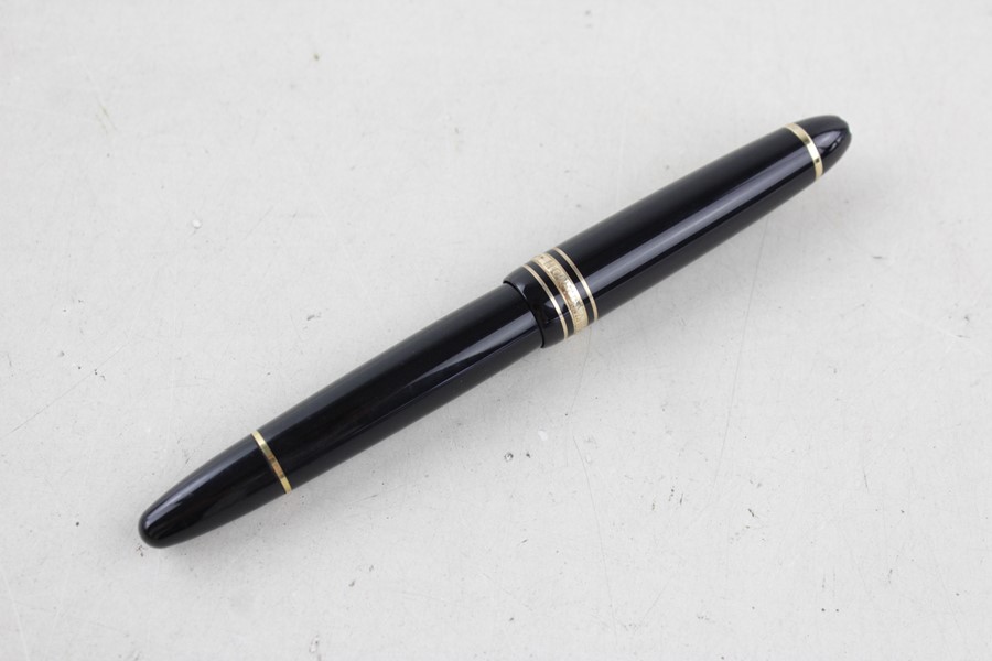 Montblanc Meisterstuck Black fountain pen with 14ct white gold nib - Image 2 of 5