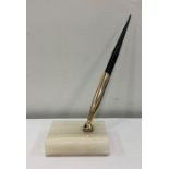 14ct Gold nib Sheaffer pen and stand