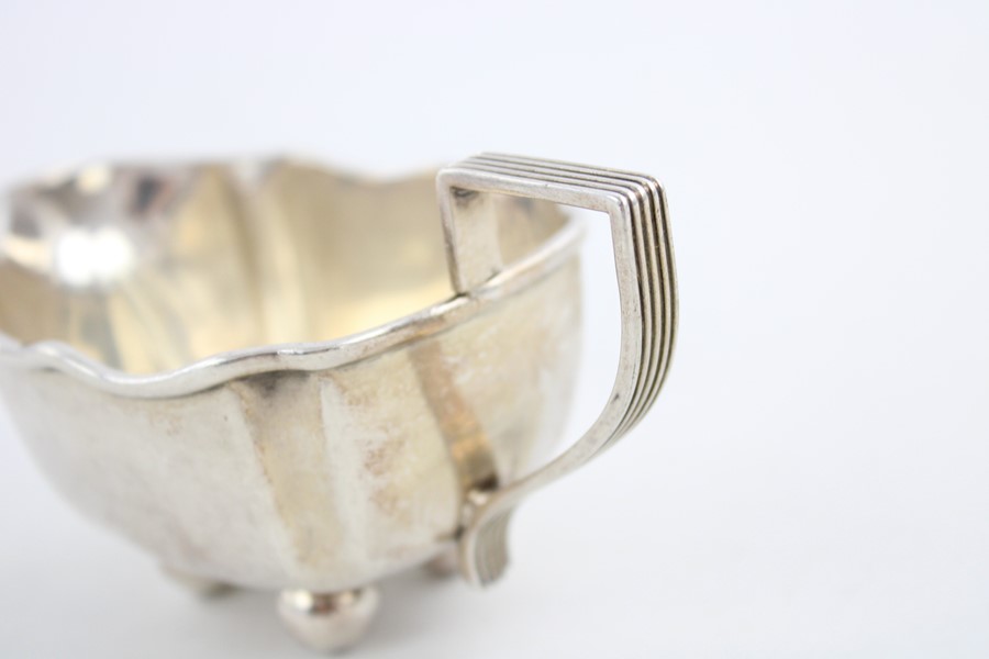 Vintage .925 silver cream jug with ball feet (102g) Items are in vintage condition - Image 3 of 5