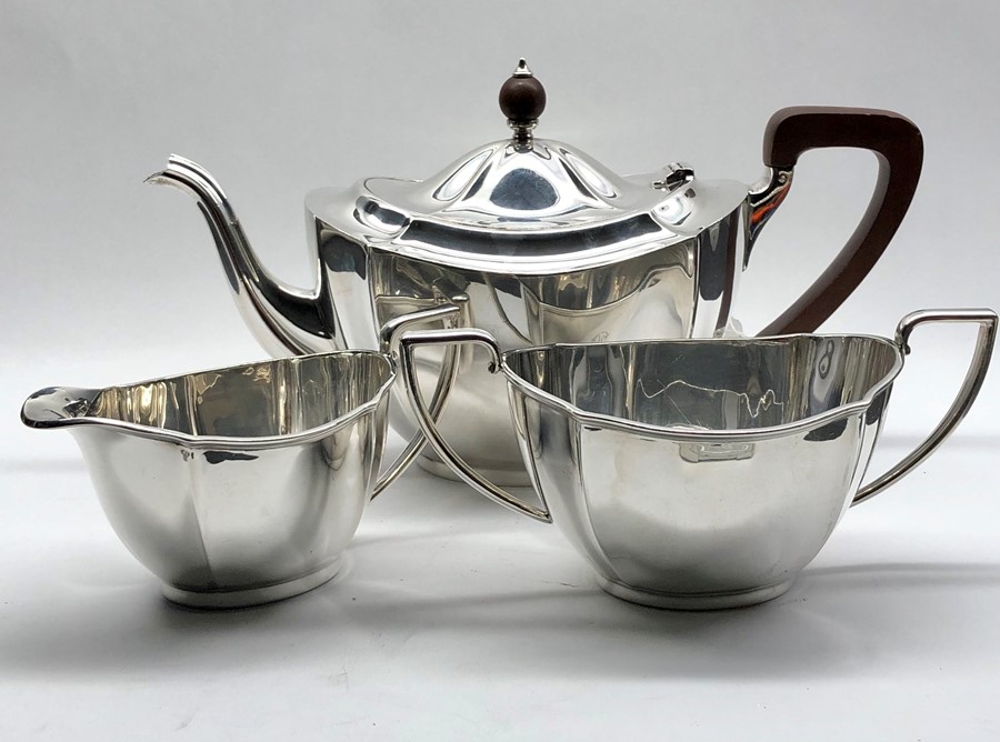 three piece silver tea service Birmingham silver hallmarks weight 1083g - Image 3 of 5