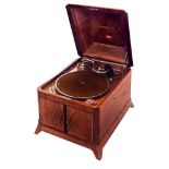 Thorens Table GrammophoneThorens Tisch-Grammophon in gutem Zustand. 40cm breit, 45cm hoch, 48cm