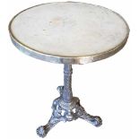 Small rounder Art Nouveau tableKleiner runder Jugendstil-Tisch. Durchmesser: 50cm. 73hoch. Small