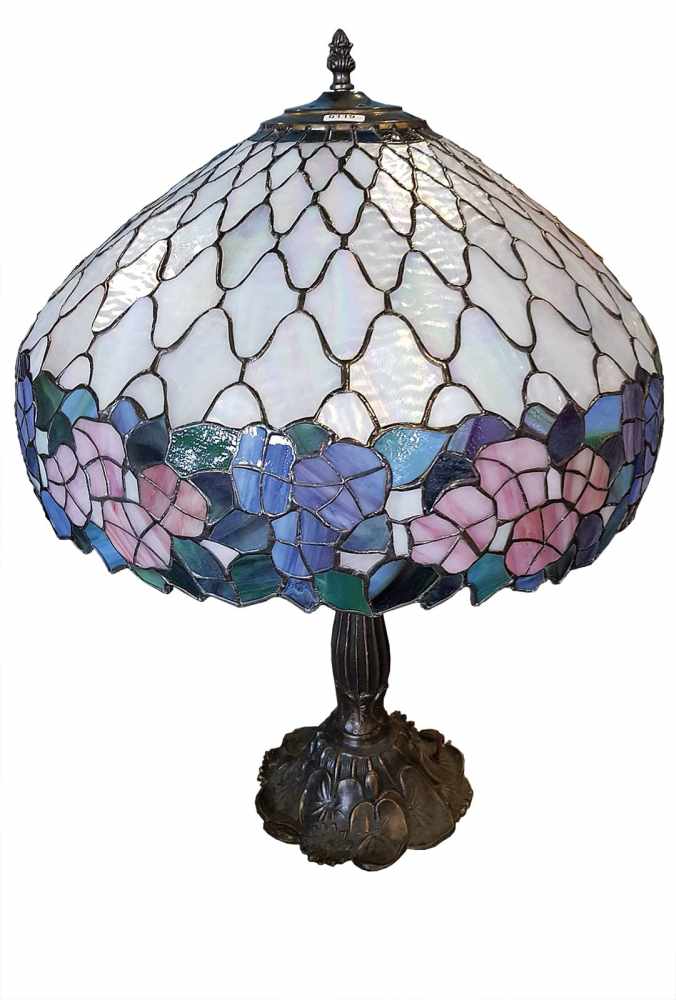 Round Tiffany-Style Table LampRunde Tiffany-Style Tischlampe. In sehr gutem Zustand. 66cm hoch. Gute