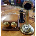 An old Telephone with a separate RingboxAltes Telefon mit einem separaten Behälter für den