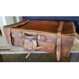 Leather Suitcase mit 2 compartmentsLederkoffer mit 2 Fächern. Guter Original-Zustand. 67cm lang. A